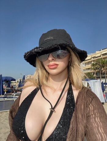 Full leaked Flrdevsk private photo