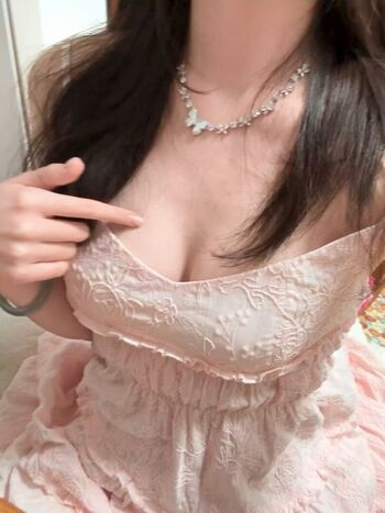 For This Model Lin Wen