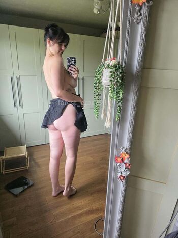 Full leaked Forest green private photo