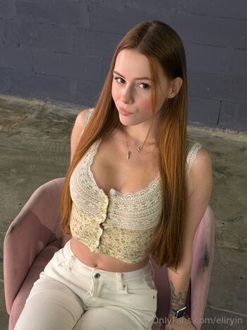 Full leaked Foxyelf private photo
