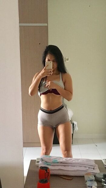 Full leaked Foxypomluvx private photo