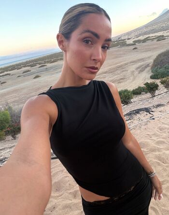 Full leaked Frankie bridge  page private photo