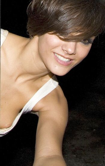 Full leaked Frankie bridge private photo