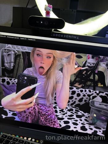 Full leaked Freakfarm page private photo