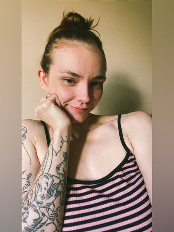 freakyredkelsie