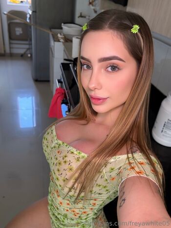 Full leaked Freyawhite private photo