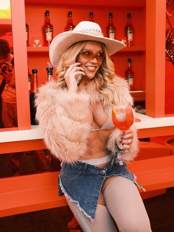 Full leaked Gabi lopes private onlyfans photo