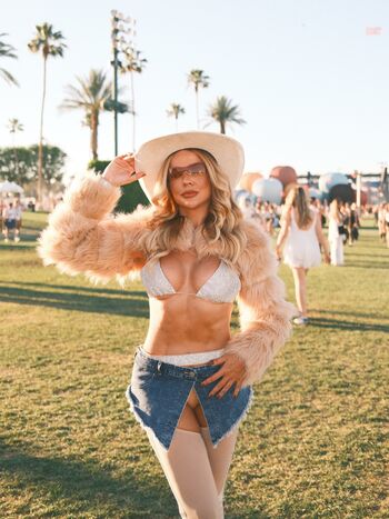 Full leaked Gabi lopes private onlyfans photo