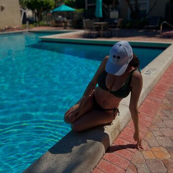 Full leaked Gal gool private photo