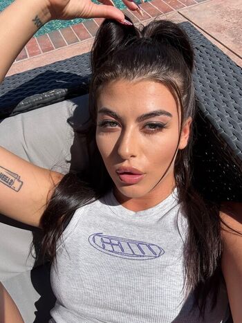 Full leaked Gal ritchie page private photo
