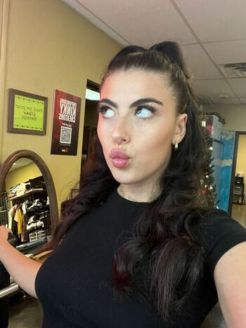 Full leaked Gal ritchie page private photo