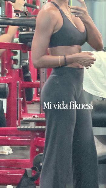 Full leaked Genesis rodriguez private photo
