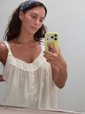 Full leaked Genesis rodriguez private photo