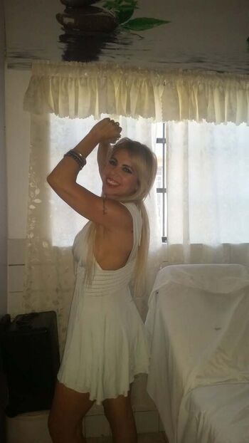Full leaked Genialves private photo