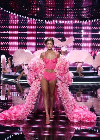 Full leaked Gigi hadid page private photo