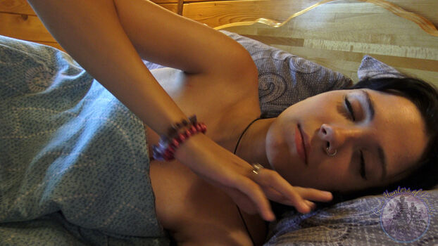 Full leaked Girls huntersbeauty private photo