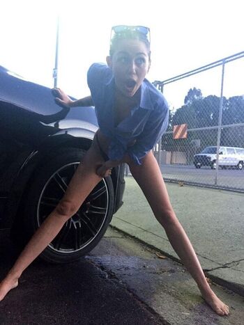 Full leaked Girls peeing private photo