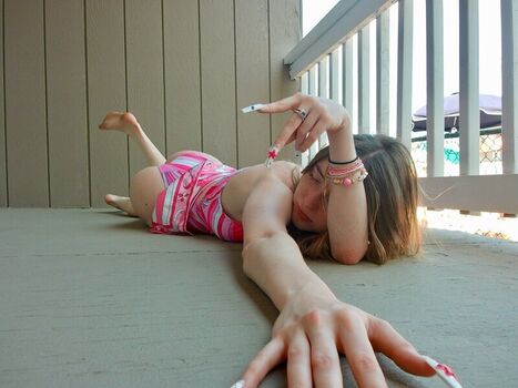 Full leaked Gknee private photo