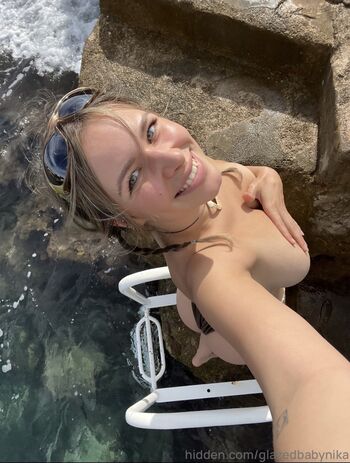 Full leaked Glazedbabynika private photo