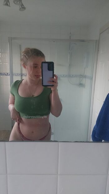 Full leaked Glorypudding private photo