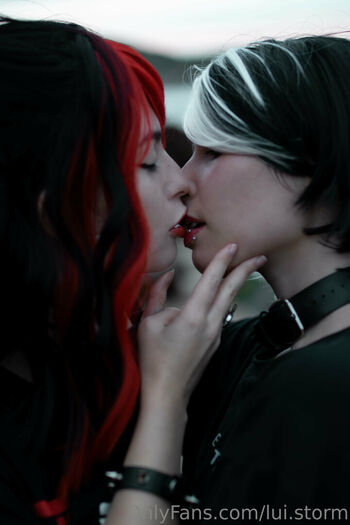 Goth.anime.girlfriend