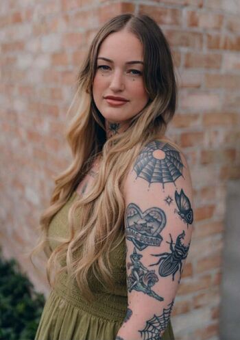 Full leaked Goth queen private photo