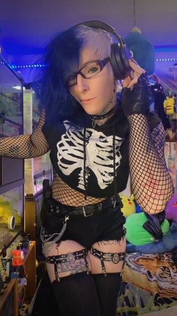 Full leaked Gothboxboi private photo