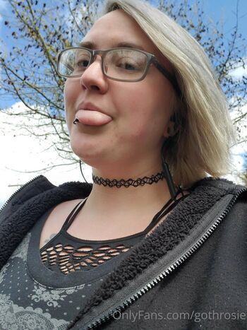 Full leaked Gothrosie private photo
