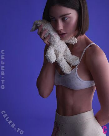 Full leaked Gracie abrams private photo