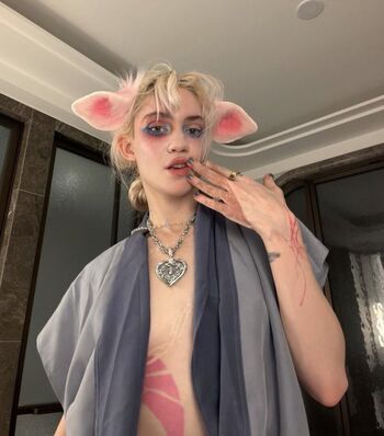 Full leaked Grimes private photo