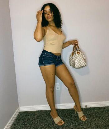 Full leaked Guapunzel page private photo