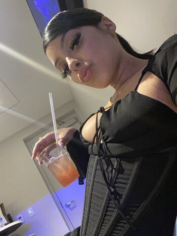 Full leaked Guapunzel private photo