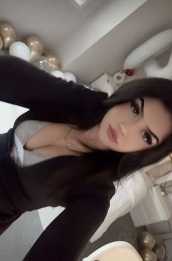 Full leaked Guneet private photo