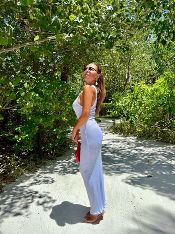 Full leaked Hadise private photo