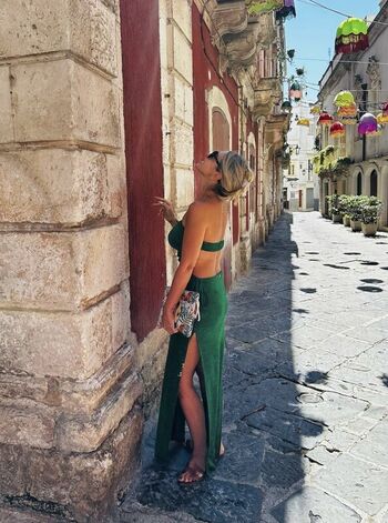 Full leaked Hadise private photo