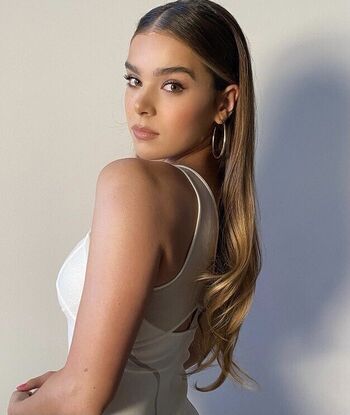 Hailee Steinfeld
