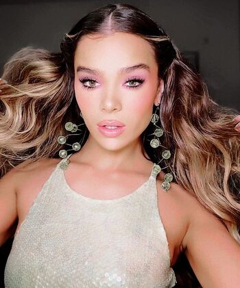 Full leaked Hailee steinfeld page private photo