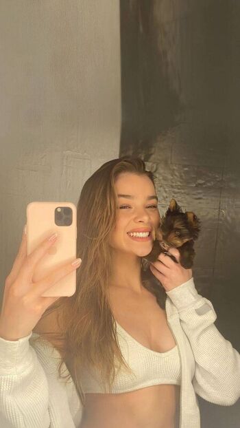Hailee Steinfeld