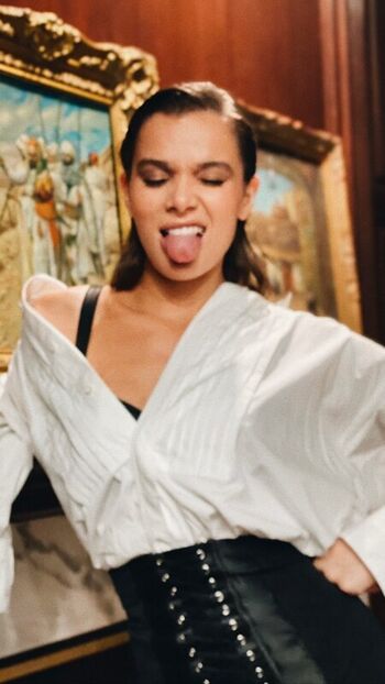 Full leaked Hailee steinfeld private photo
