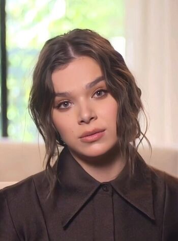 Full leaked Hailee steinfeld private photo