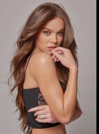 Full leaked Hailee steinfeld private photo