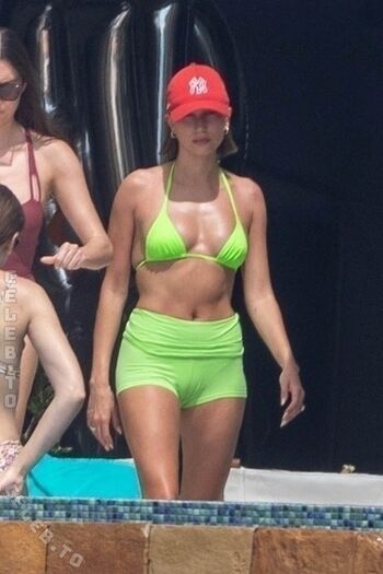 Full leaked Hailey bieber page private photo