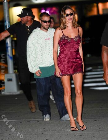 Hailey Bieber