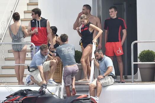 Full leaked Hailey bieber private photo