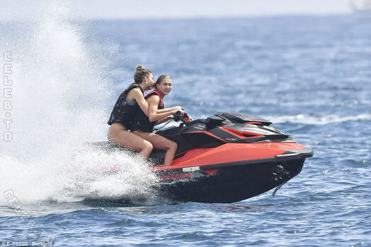 Full leaked Hailey bieber private photo