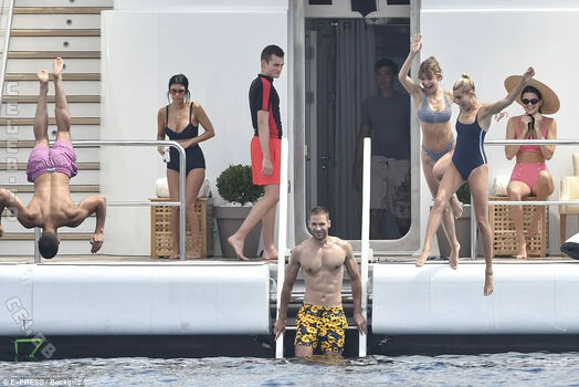Full leaked Hailey bieber private photo