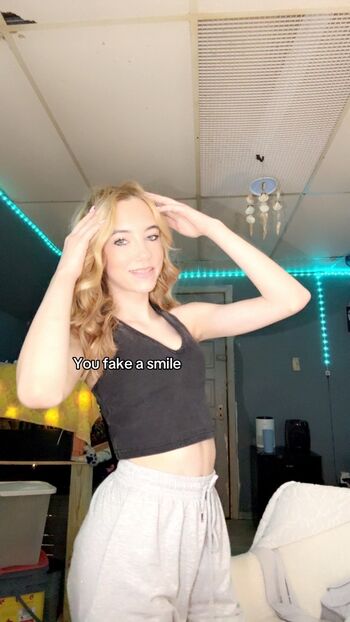 Leaked Hailey dewiel private photo viral onlyfans