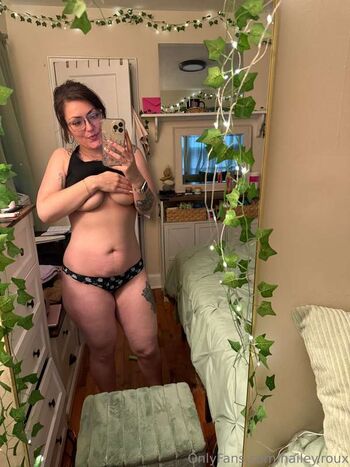 Full leaked Hailey roux private photo