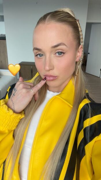 Full leaked Hailey van lith page private photo