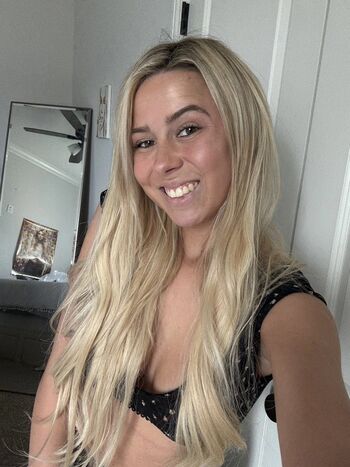 Hailey Welch (Hawk Tuhh Girl